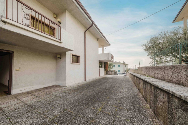 Villa in vendita a Pastrengo