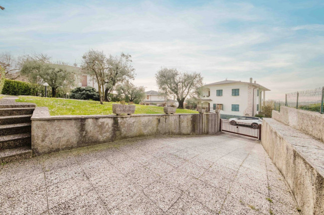 Villa in vendita a Pastrengo