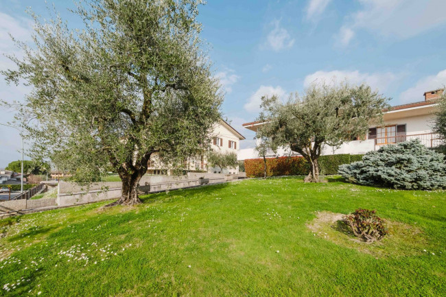 Villa in vendita a Pastrengo