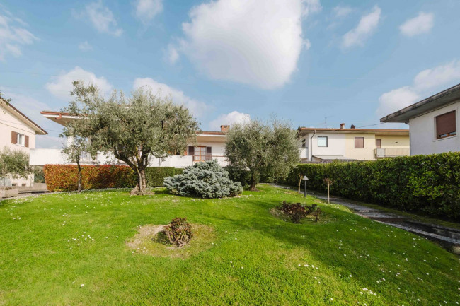 Villa in vendita a Pastrengo