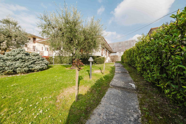 Villa in vendita a Pastrengo
