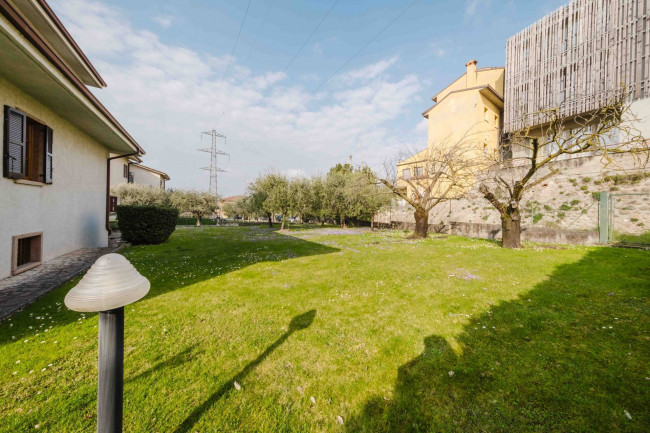 Villa in vendita a Pastrengo