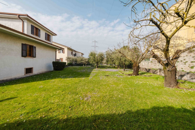 Villa in vendita a Pastrengo