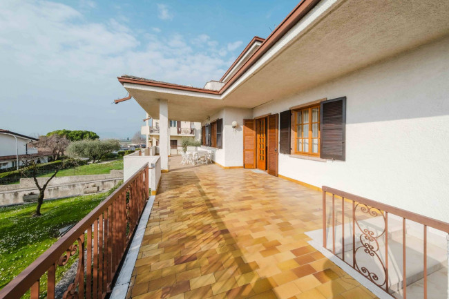 Villa in vendita a Pastrengo
