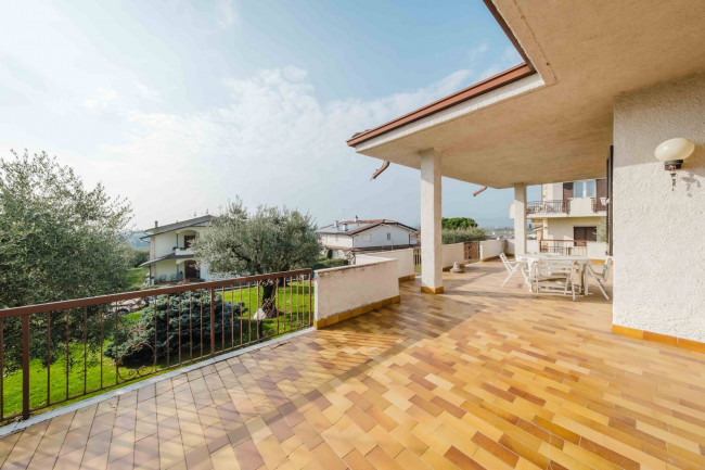 Villa in vendita a Pastrengo
