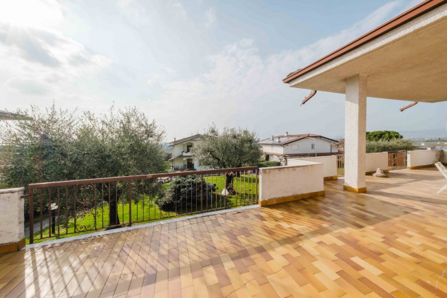 Villa in vendita a Pastrengo