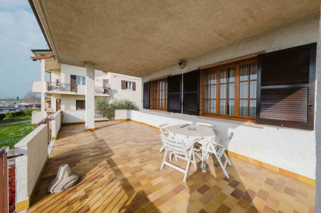 Villa in vendita a Pastrengo