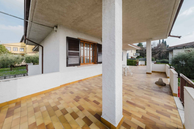 Villa in vendita a Pastrengo