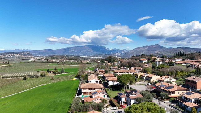 Villa in vendita a Pastrengo