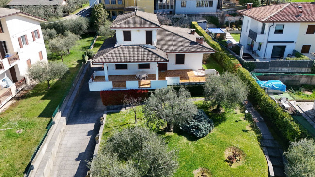 Villa in vendita a Pastrengo