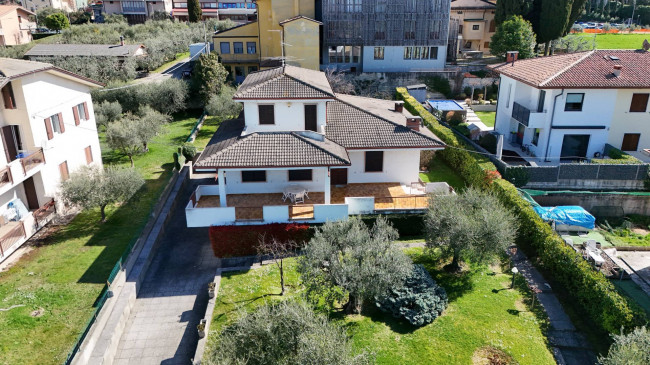 Villa in vendita a Pastrengo