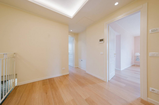 Villa in vendita a Castelnuovo del Garda