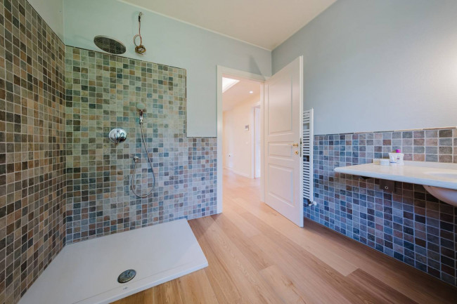 Villa in vendita a Castelnuovo del Garda