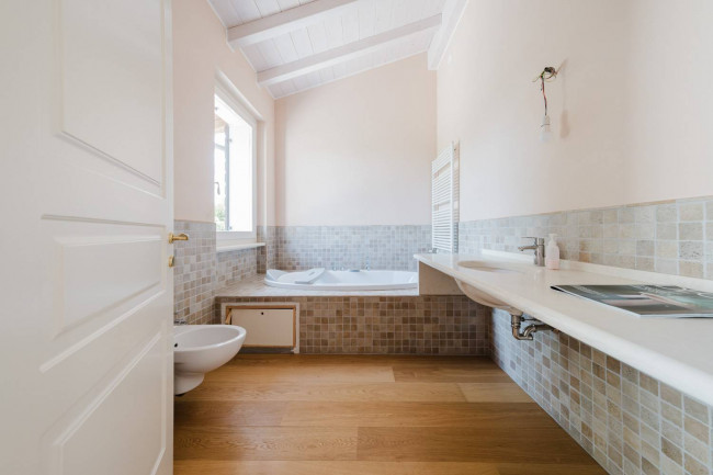 Villa in vendita a Castelnuovo del Garda