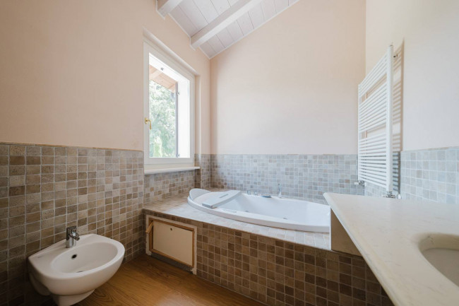 Villa in vendita a Castelnuovo del Garda