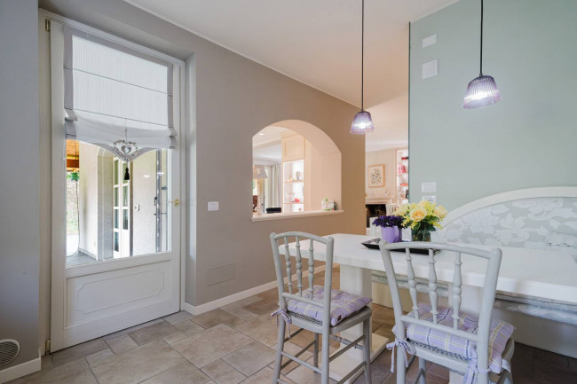 Villa in vendita a Castelnuovo del Garda