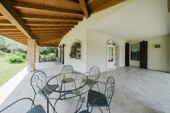 Villa in vendita a Castelnuovo del Garda