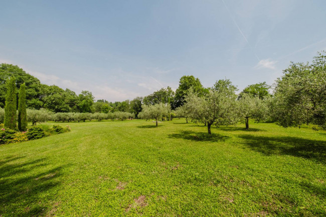 Villa in vendita a Castelnuovo del Garda