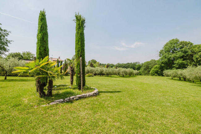 Villa in vendita a Castelnuovo del Garda