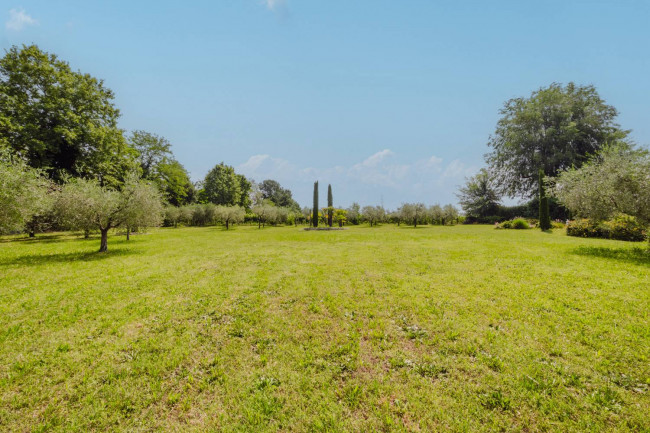 Villa in vendita a Castelnuovo del Garda
