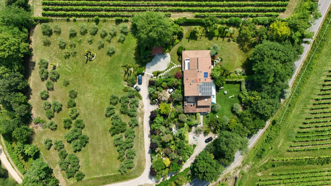 Villa in vendita a Castelnuovo del Garda