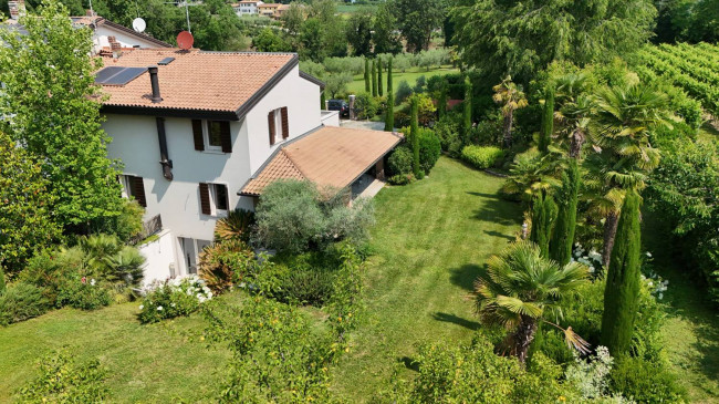 Villa in vendita a Castelnuovo del Garda