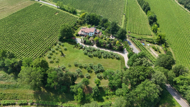 Villa in vendita a Castelnuovo del Garda