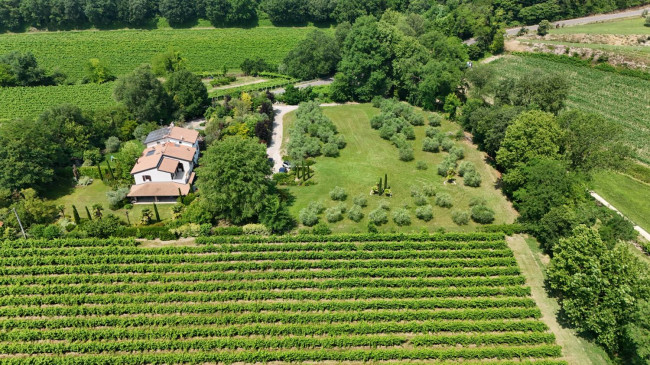 Villa in vendita a Castelnuovo del Garda