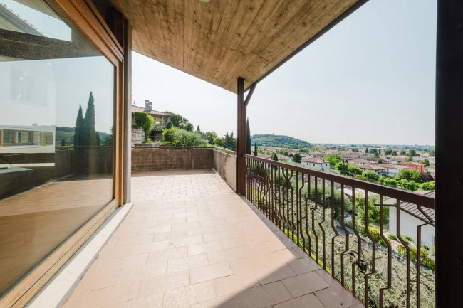 Villa in vendita a Sant'Ambrogio di Valpolicella
