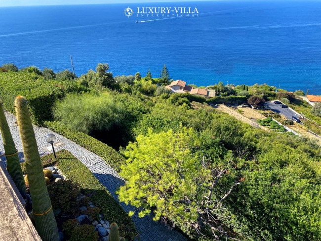 Villa in vendita a Sanremo (IM)