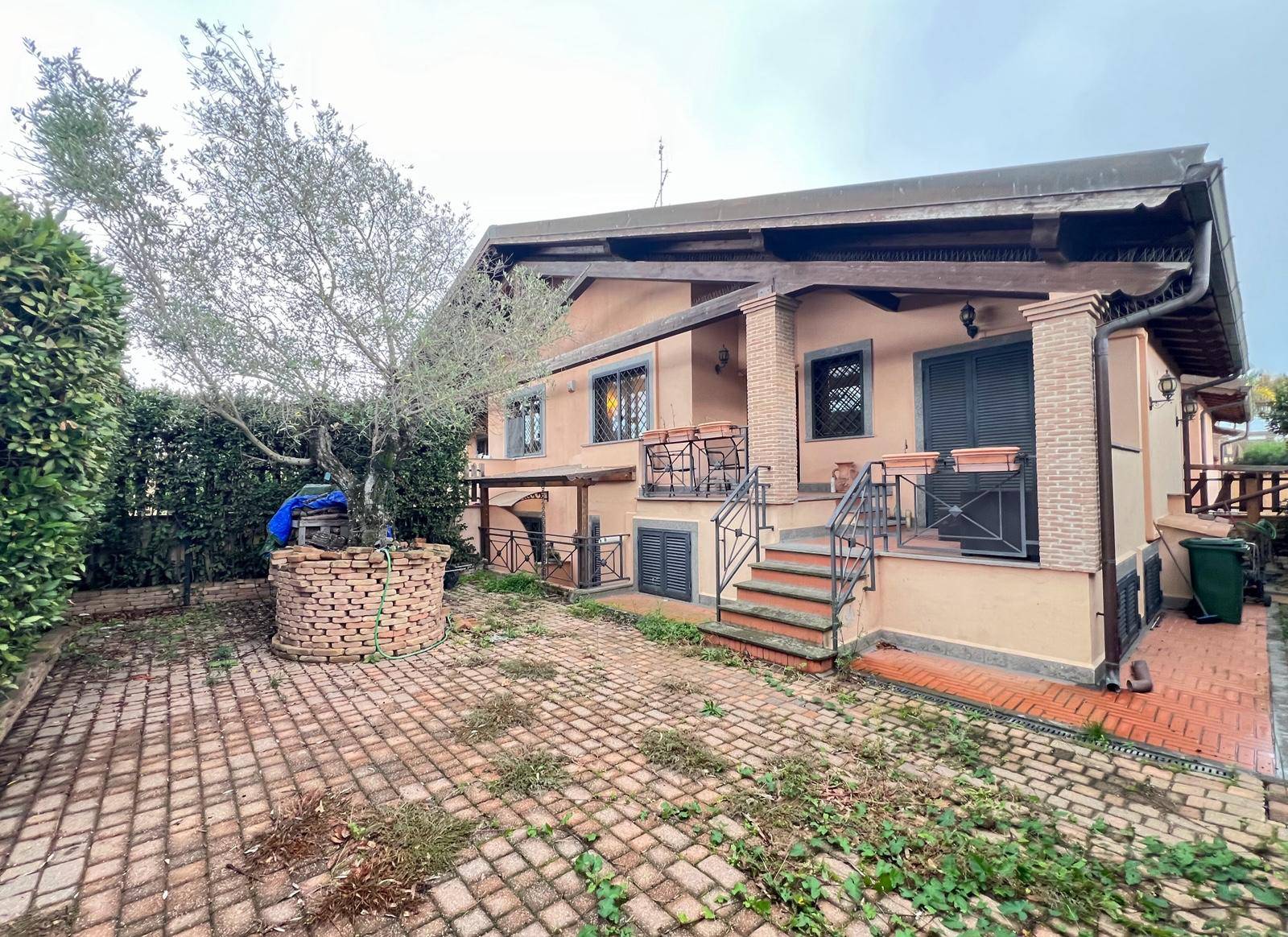 Villette a schiera in vendita a Roma