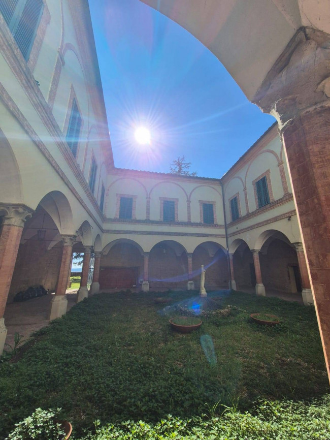 Monastero - Badia in vendita a Siena