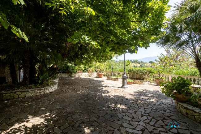 Villa in vendita a Collevecchio