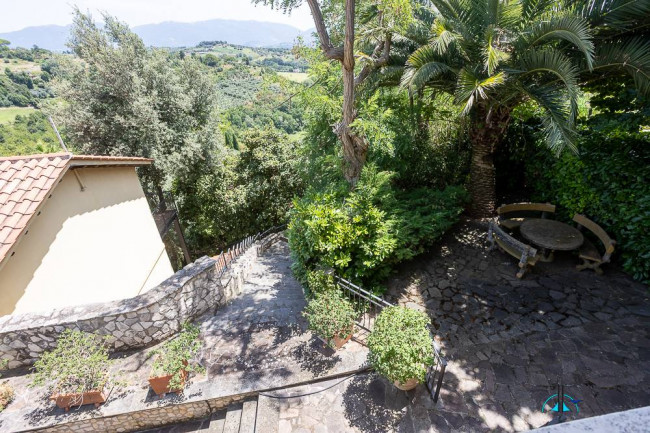 Villa in vendita a Collevecchio