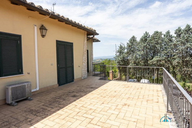 Villa in vendita a Collevecchio