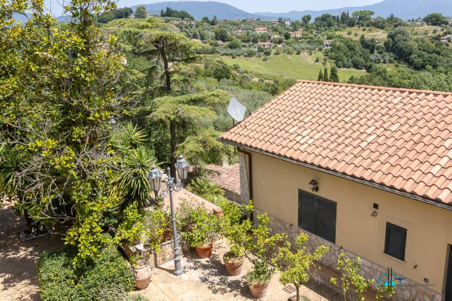 Villa in vendita a Collevecchio