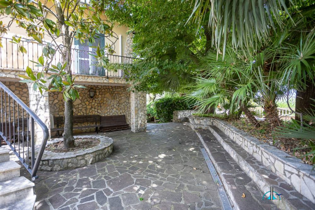Villa in vendita a Collevecchio