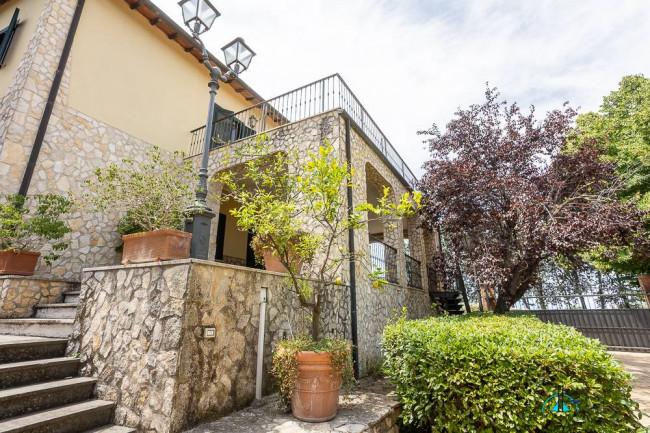 Villa in vendita a Collevecchio