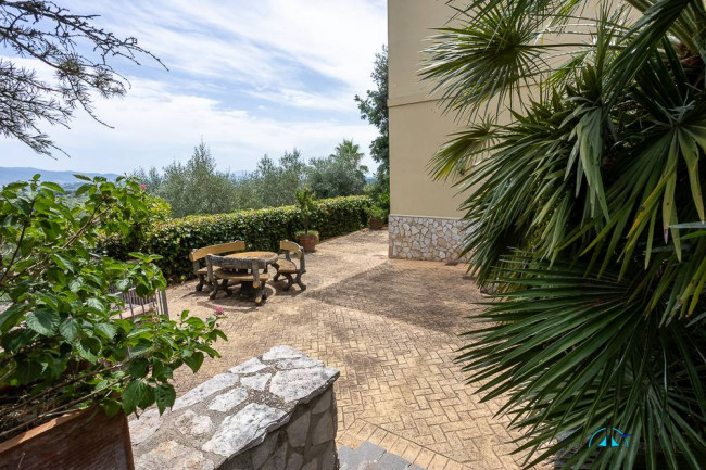 Villa in vendita a Collevecchio