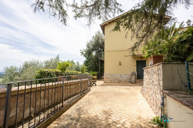 Villa in vendita a Collevecchio