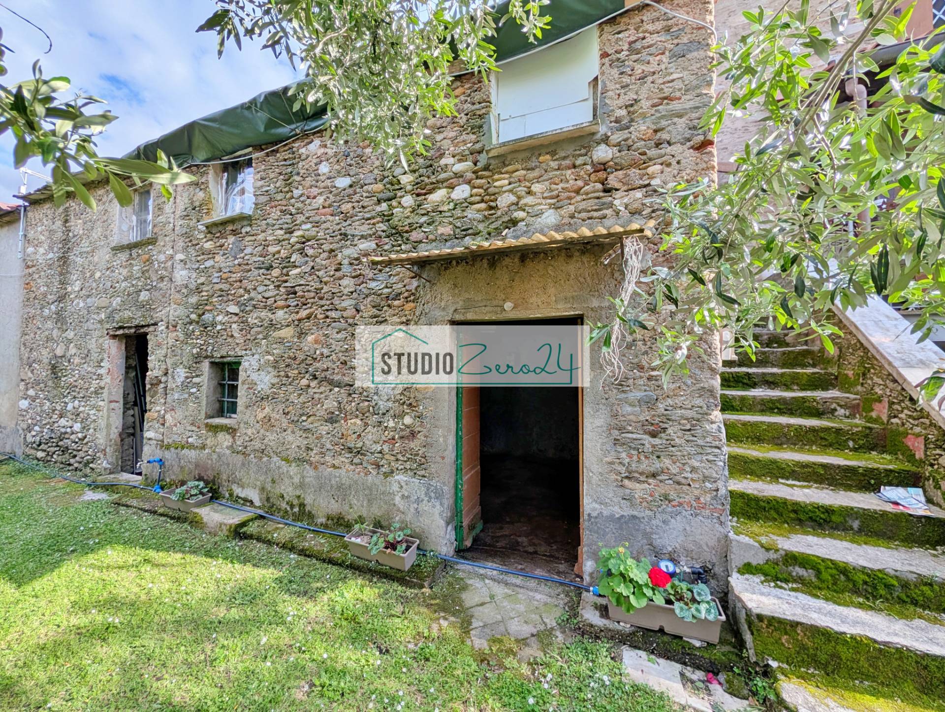 Rustic for sale in Seravezza