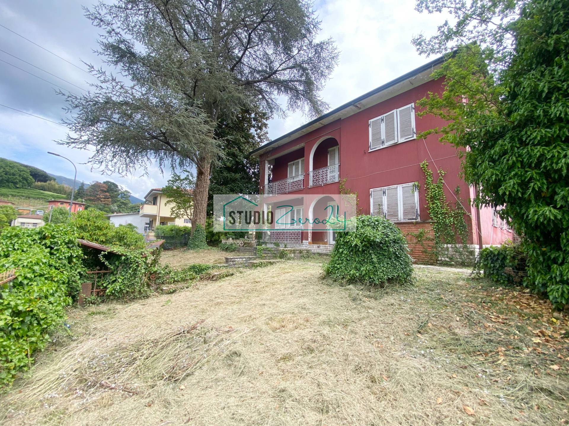 Villa for sale in Camaiore