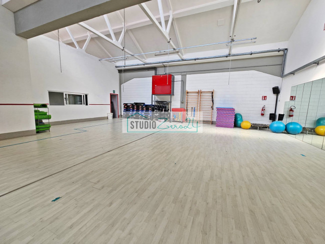 Locale commerciale in vendita a Massarosa