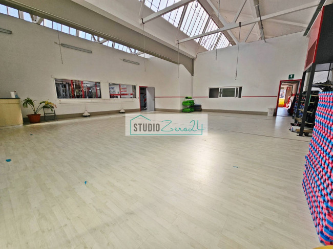 Locale commerciale in vendita a Massarosa