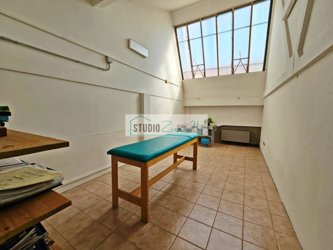 Locale commerciale in vendita a Massarosa