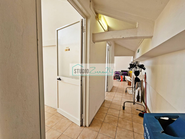 Locale commerciale in vendita a Massarosa