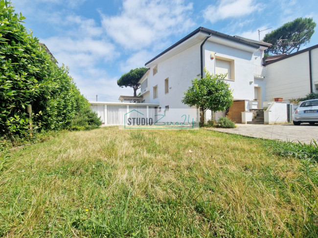 Casa singola in vendita a Camaiore