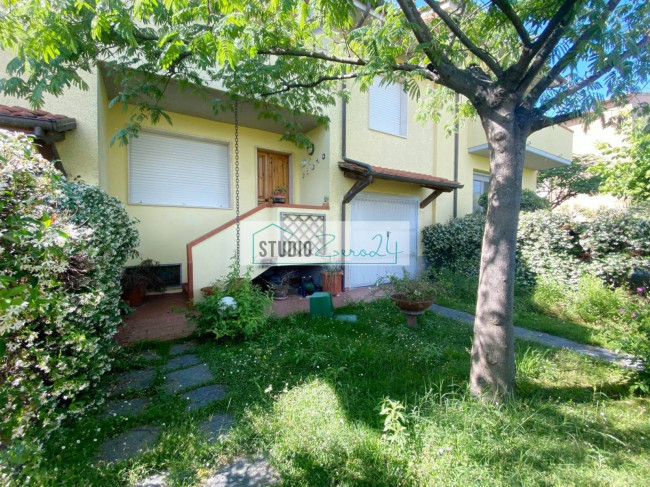 Villette a schiera in vendita a Camaiore