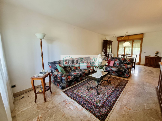 Villette a schiera in vendita a Camaiore