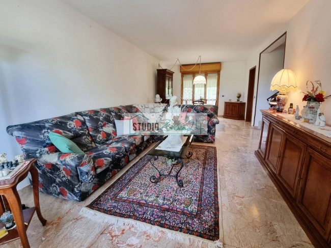 Villette a schiera in vendita a Camaiore